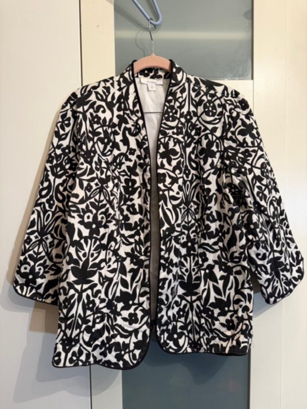 Dress Barn Jacket, Kimono style, black and white, size L